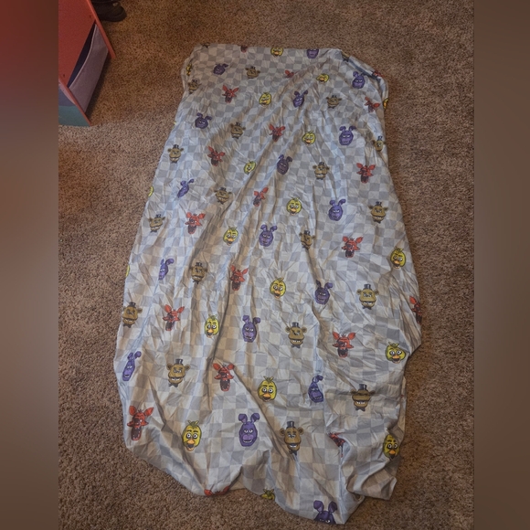 FNAF Five Nights at Freddys Reversible Comforter & Bed Sheet Pillowcase Set RARE - Picture 6 of 9